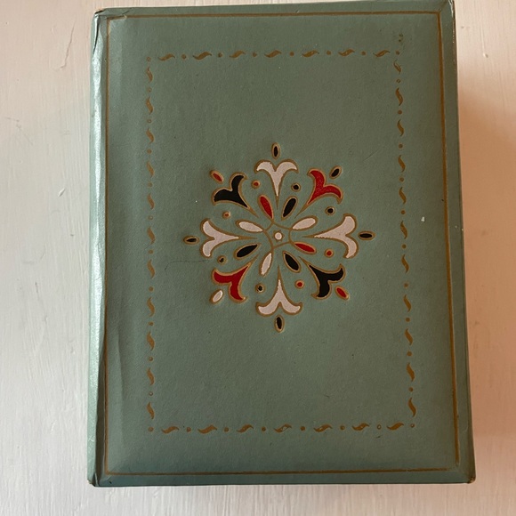 Vintage Embossed Box Trinkets Made in USA Blue - Picture 4 of 6